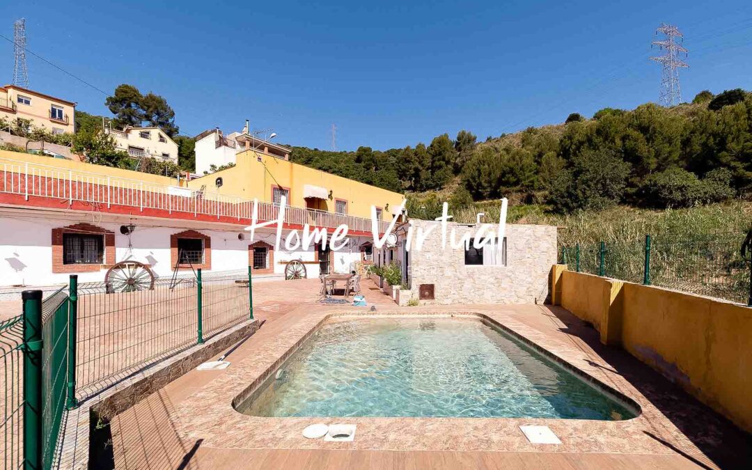 En venta casa con piscina en Sant Boi de Llobregat