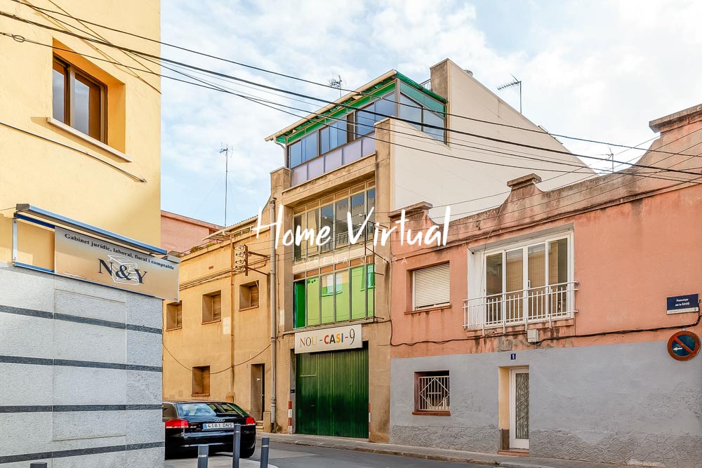 En venta edificio con 2 viviendas y local en Viladecans